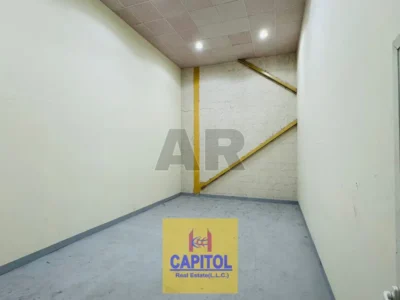 Multiple Sizes / Convenient Storage Space / Well Maintained / Save & Secure Warehouse