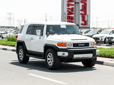 2021 Toyota FJ Cruiser VXR 6 Cylinders Petrol Engine White Black SUV GCC Specs