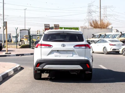 2024 TOYOTA COROLLA CROSS 4 Cylinders Petrol Engine White Black SUV Very Clean Car