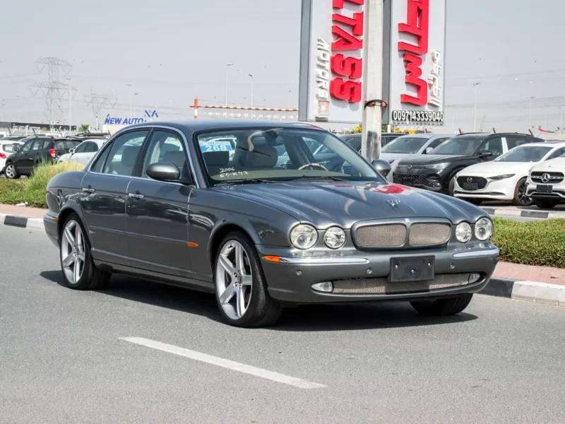 2006 Jaguar XJ 8 8 Cylinders Petrol Engine Grey Beige Sedan Clean and Good Condition