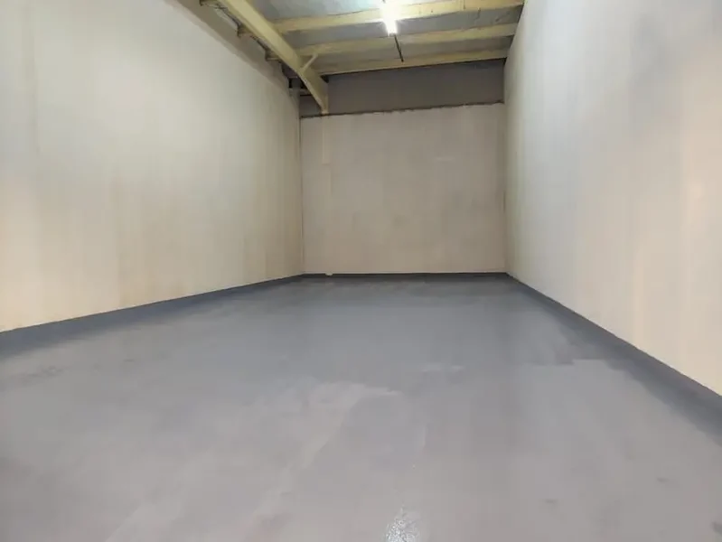 Large Storage Warehouse E-commerce Business