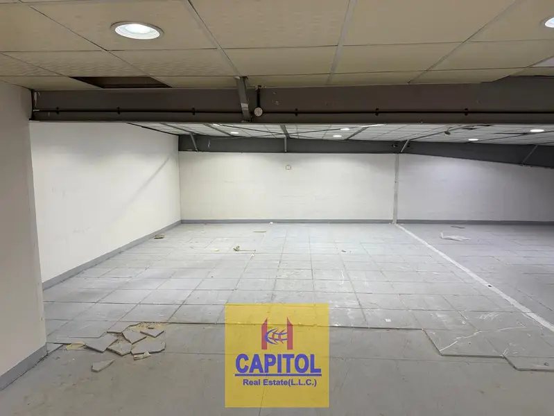 NEED MORE SPACE WITHOUT THE STRESS SPACIOUS AND ECONOMICAL STORAGE WAREHOUSE