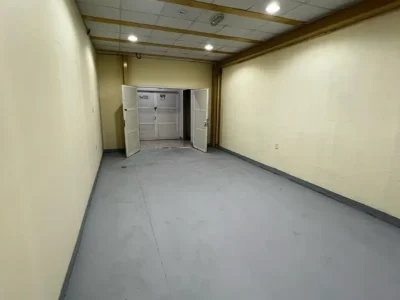 HASSLE FREE STORAGE SOLUTIONS - BOOK TODAY