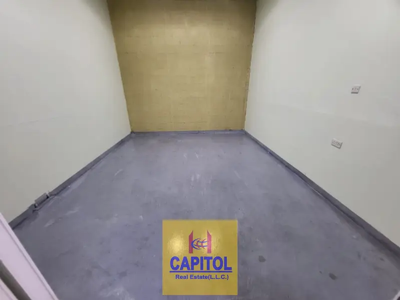 310 SQFT READY TO MOVE IN STORAGE WAREHOUSE