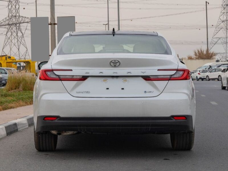 2026 Toyota Camry Limited 2.5L 4-Cylinder Hybrid Petrol Engine White Beige Sedan GCC Specs