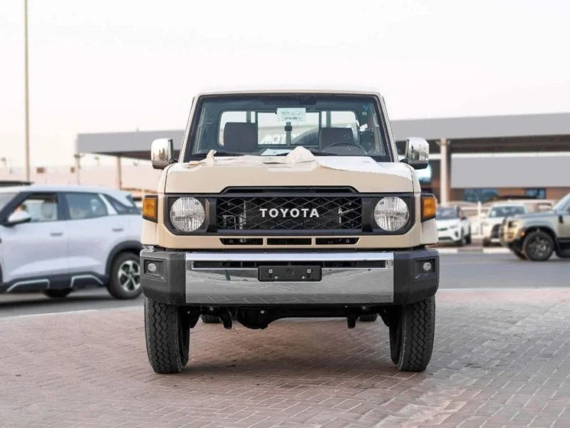 2025 Toyota Land Cruiser LC 79 SC 2.8 L inline-4 turbo Diesel Beige Brown Pickup Truck MT