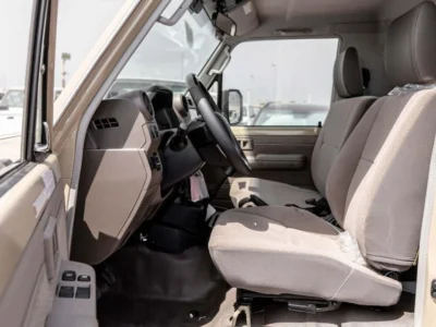 2025 Toyota Land Cruiser LC 79 SC 2.8 L inline-4 turbo Diesel Beige Brown Pickup Truck MT