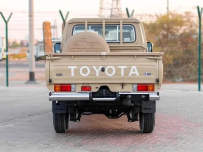 2025 Toyota Land Cruiser LC 79 SC 2.8 L inline-4 turbo Diesel Beige Brown Pickup Truck MT