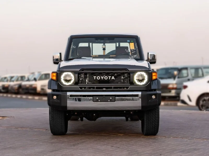2025 Toyota Land Cruiser LC 79 SC 2.8 L inline-4 turbo Diesel Grey Brown Pickup Truck MT