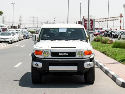 2021 Toyota FJ Cruiser VXR 6 Cylinders Petrol Engine White Black SUV GCC Specs