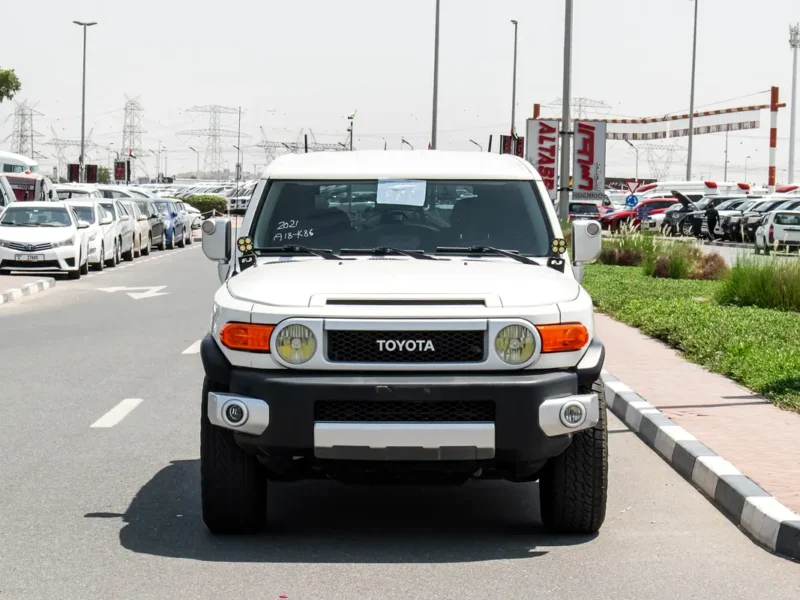 2021 Toyota FJ Cruiser VXR 6 Cylinders Petrol Engine White Black SUV GCC Specs