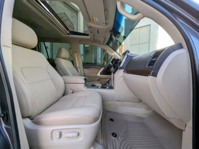 2018 TOYOTA LAND CRUISER GXR TOP 5.7 Litres V8 Petrol Engine Grey Beige SUV GCC Specs