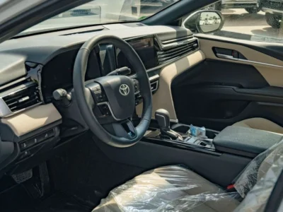 2026 Toyota Camry LE Facelift 2.5L 4-Cylinder Petrol Engine White Beige Sedan GCC Specs