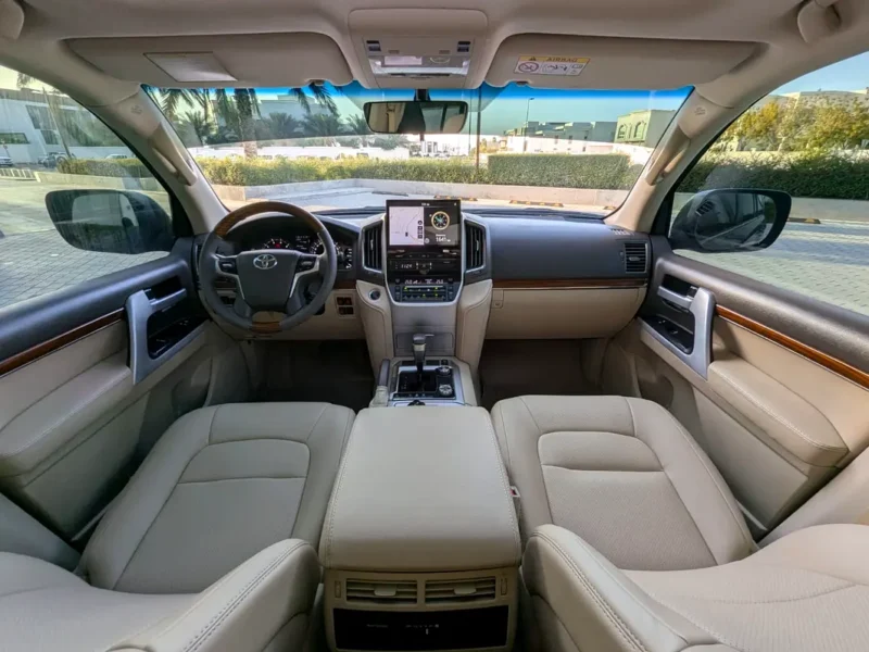 2018 TOYOTA LAND CRUISER GXR TOP 5.7 Litres V8 Petrol Engine Grey Beige SUV GCC Specs