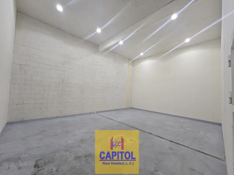 TAX FREE WAREHOUSE IN PRIME LOCATION 320SQFT ON MEZANINE