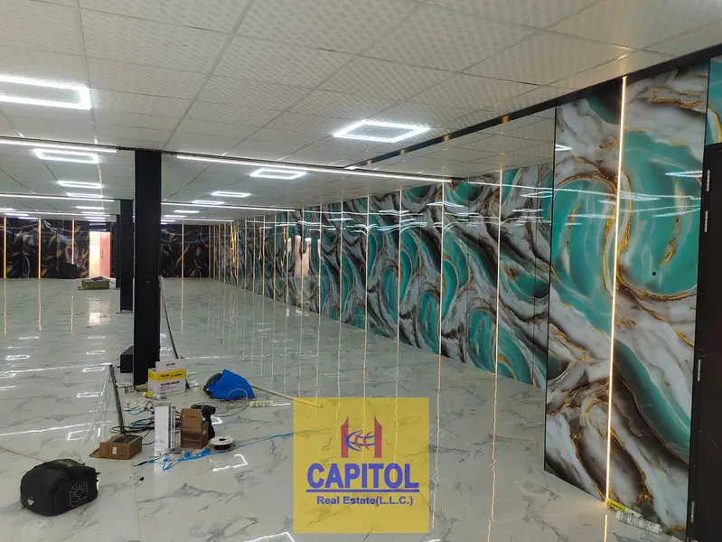 COMMERCIAL WAREHOUSE 8250 SQFT AVAILABLE IN PRIME LOCATION FOR RENT