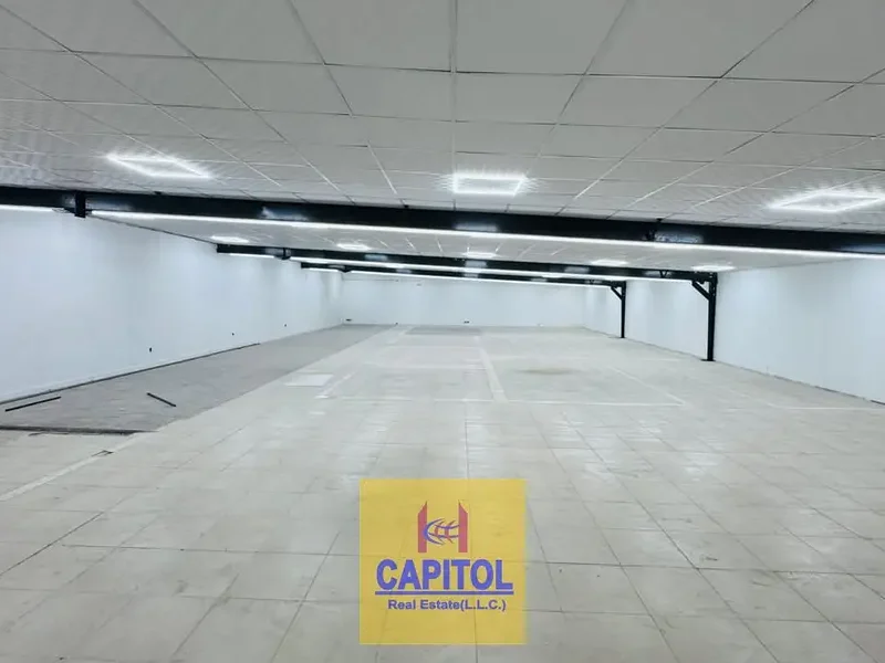 COMMERCIAL WAREHOUSE 8250 SQFT AVAILABLE IN PRIME LOCATION FOR RENT