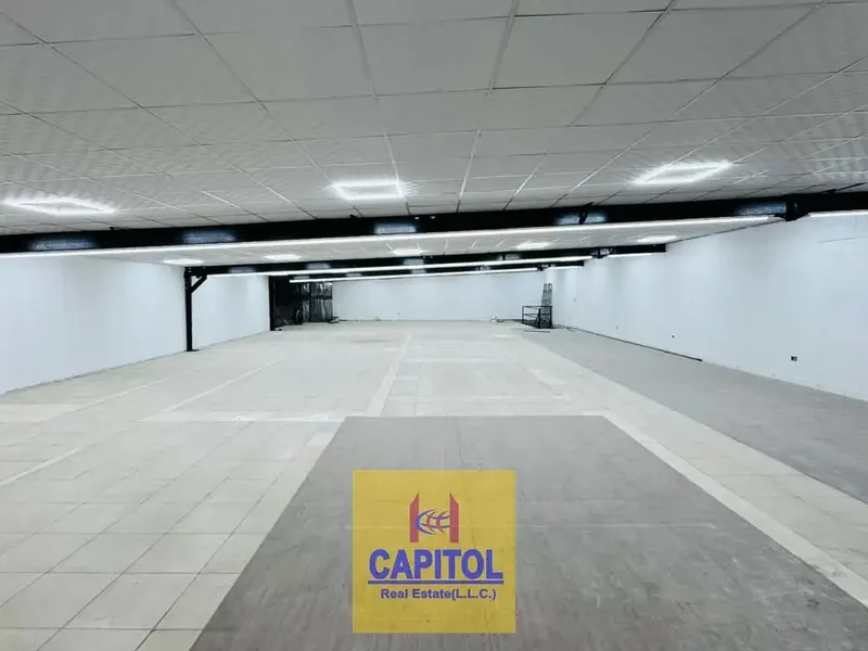 COMMERCIAL WAREHOUSE 8250 SQFT AVAILABLE IN PRIME LOCATION FOR RENT