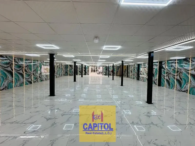 COMMERCIAL WAREHOUSE 8250 SQFT AVAILABLE IN PRIME LOCATION FOR RENT