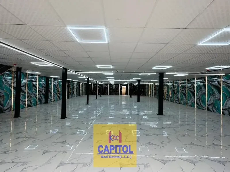 COMMERCIAL WAREHOUSE 8250 SQFT AVAILABLE IN PRIME LOCATION FOR RENT