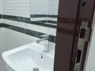 COMPACT/ FUNCTIONAL WAREHOUSE SPACE ON GROUND FLOOR WITH WASHROOM