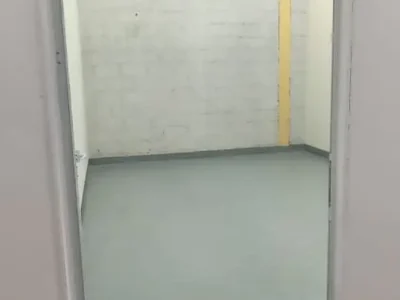 SMALL STORAGE WAREHOUE FOR RENT SAFE & SECURE