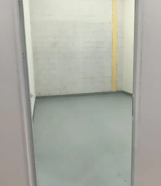SMALL STORAGE WAREHOUE FOR RENT SAFE & SECURE