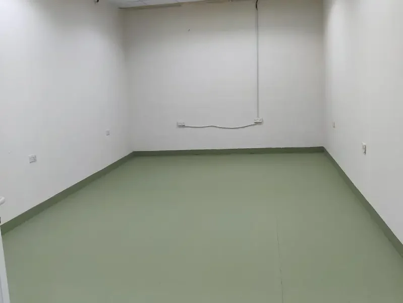 SMALL STORAGE WAREHOUE FOR RENT SAFE & SECURE
