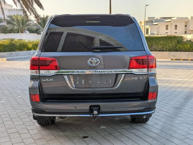 2018 TOYOTA LAND CRUISER GXR TOP 5.7 Litres V8 Petrol Engine Grey Beige SUV GCC Specs
