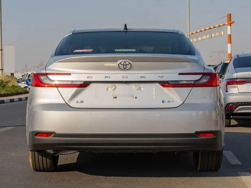 2026 Toyota Camry LE 2.5L 4-Cylinder Hybrid Engine Silver Beige Sedan GCC Specs