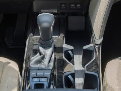 2026 Toyota Camry LE 2.5L 4-Cylinder Hybrid Engine Silver Beige Sedan GCC Specs