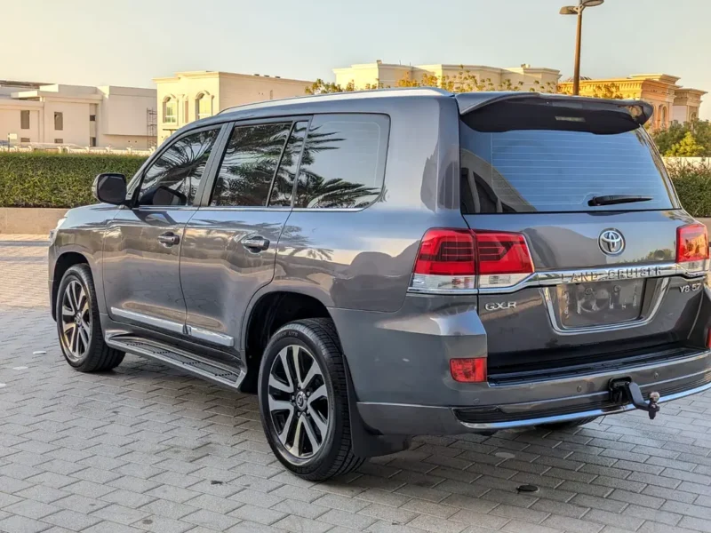 2018 TOYOTA LAND CRUISER GXR TOP 5.7 Litres V8 Petrol Engine Grey Beige SUV GCC Specs