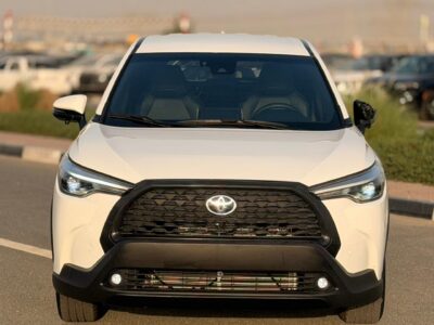 2022 TOYOTA Corolla Cross 2.0 Litres V4 Hybrid Engine White Black SUV Automatic