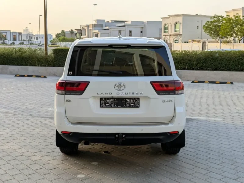 2024 Toyota Land Cruiser GXR 4 Cylinders Petrol Engine White Beige SUV GCC Specs