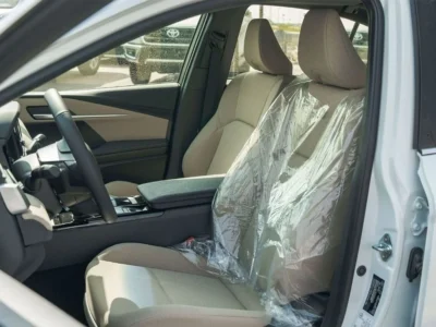 2026 Toyota Camry LE Facelift 2.5L 4-Cylinder Petrol Engine White Beige Sedan GCC Specs