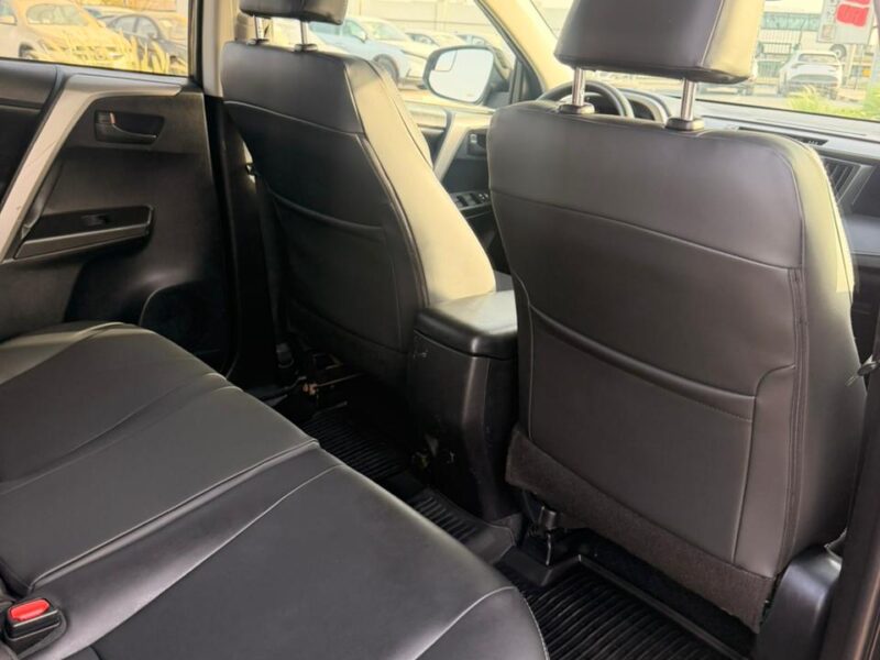 2017 TOYOTA RAV4 LE 2.5 Litres V4 Petrol Engine Black SUV American Specs Automatic