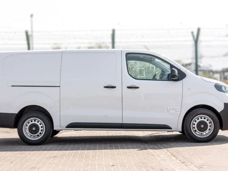 2026 Citroen Jumpy 2.0L 4-Cylinder Turbo Diesel Engine White Black Cargo Van GCC Specs