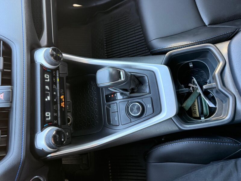 2023 TOYOTA RAV4 SE 2.5 Litres V4 Petrol HYBRID Engine Blue Black American Specs AWD