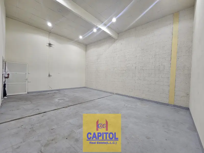 IAQ-4-G-17 Small Warehouse with Separate Door Best for Storage