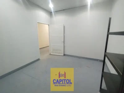 CLEAN WAREHOUSE OFFERING SMOOTH LOGISTICS FLOW AND PRACTICAL LAYOUT DESIGN