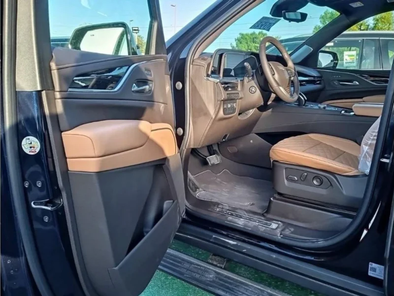 2022 Cadillac Escalade V8 Petrol Engine 6.2 Litres Blue Tan SUV GCC Specs Automatic