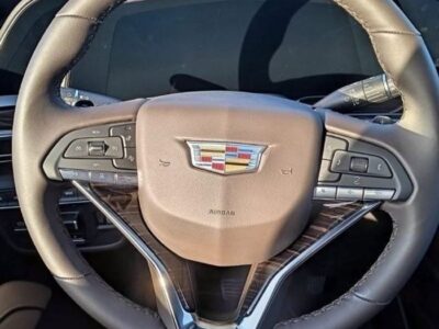 2022 Cadillac Escalade V8 Petrol Engine 6.2 Litres Blue Tan SUV GCC Specs Automatic