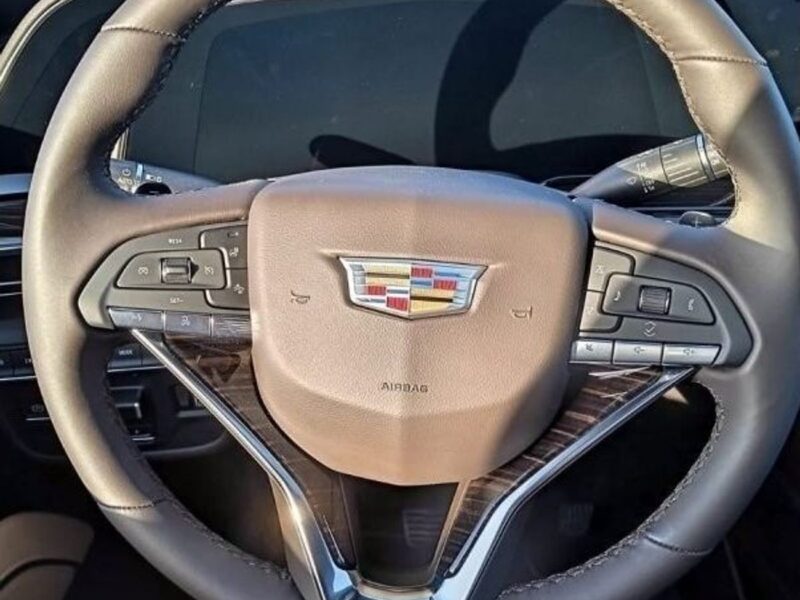 2022 Cadillac Escalade V8 Petrol Engine 6.2 Litres Blue Tan SUV GCC Specs Automatic