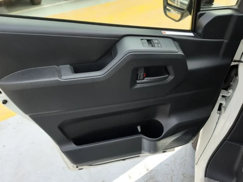 2026 TOYOTA HIACE HIGH ROOF 2.8L 4 Cylinders Diesel Engine White Grey Van GCC Specs