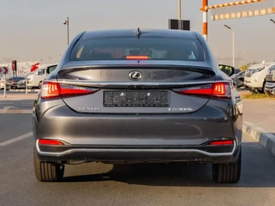 2026 Lexus ES300h 2.5L 4-Cylinder Hybrid Petrol Engine Grey Tan Sedan GCC Specs