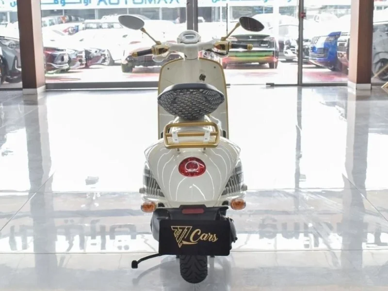 2022 VESPA 946 CHRISTIAN DIOR (ONLY 946 PIECES IN THE WORLD) White Black