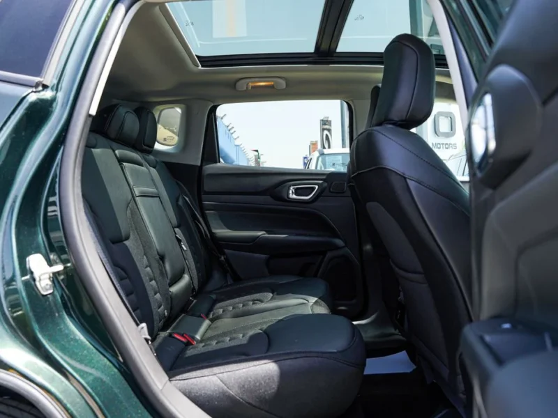 2025 Jeep Compass 2.0 Litres Turbocharged Inline 4-Cylinder Green Black SUV