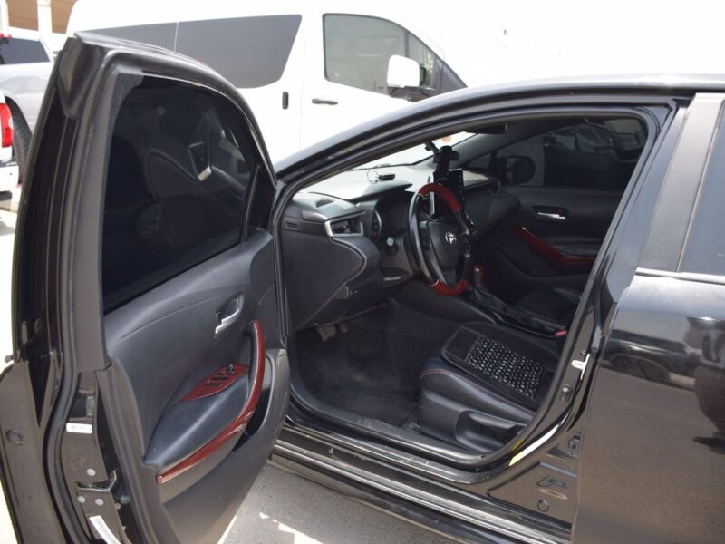 2020 Toyota Corolla SE 2.0 Liter 4 Cylinder Petrol Engine Black Sedan Automatic