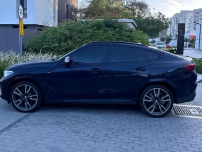 2020 BMW X6 M50i 4.4 Litres TWIN TURBO V8 Petrol Engine Black Maroon SUV GCC Specs