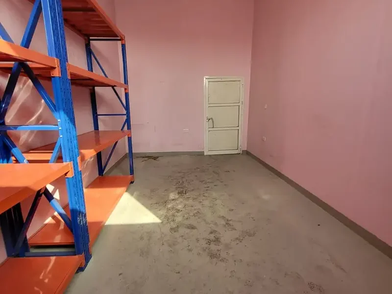 275 SQFT WAREHOUSE AVAIALBLE FOR RENT
